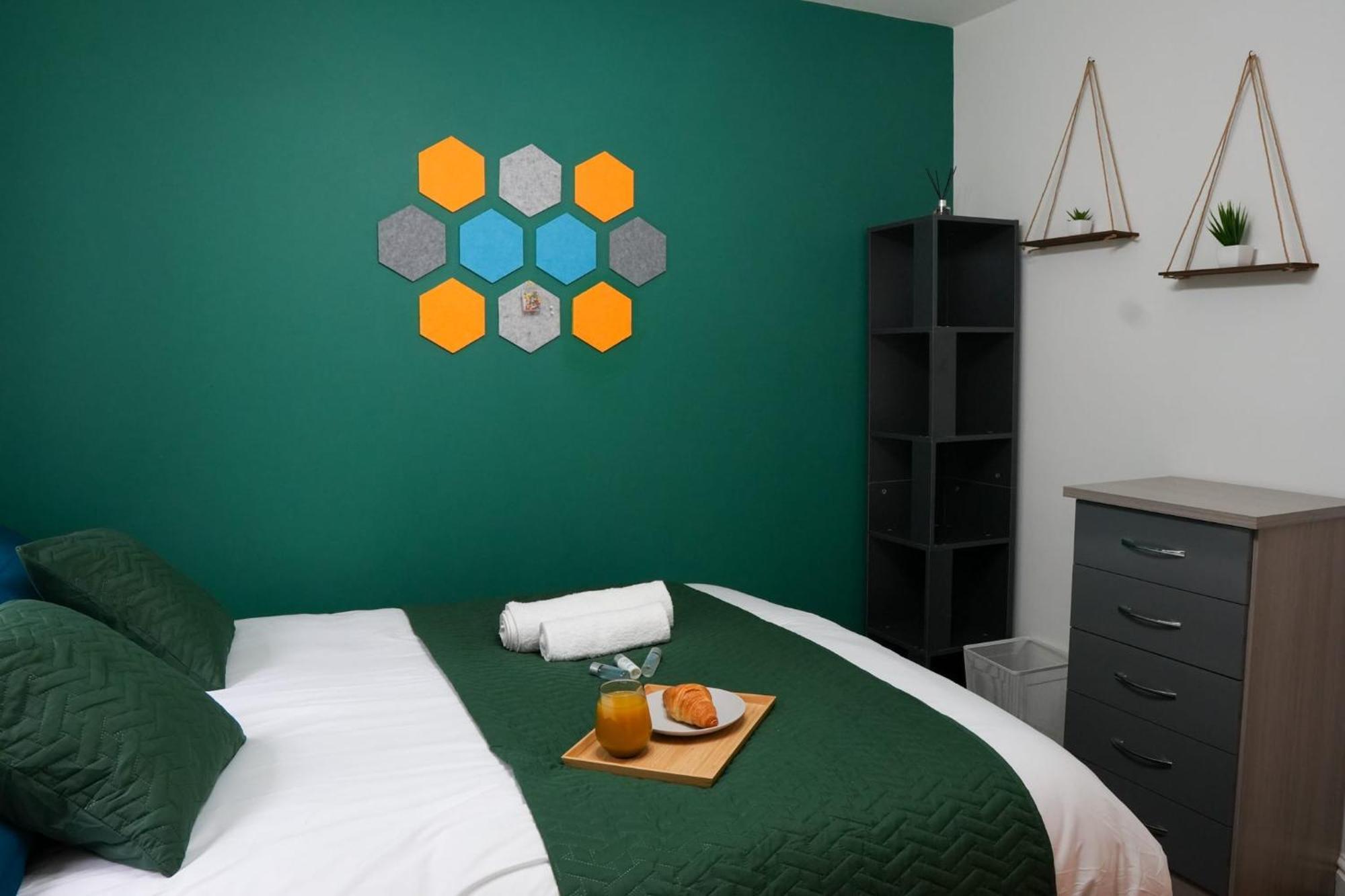 Whole 2-Bed Apartment - Contractors, Professionals, Ulez Free, Free Parking, B'Ham City 10Mins 伯明翰 外观 照片