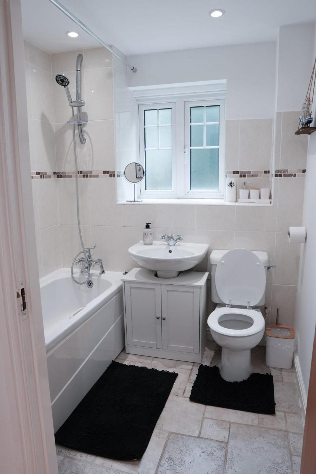Whole 2-Bed Apartment - Contractors, Professionals, Ulez Free, Free Parking, B'Ham City 10Mins 伯明翰 外观 照片