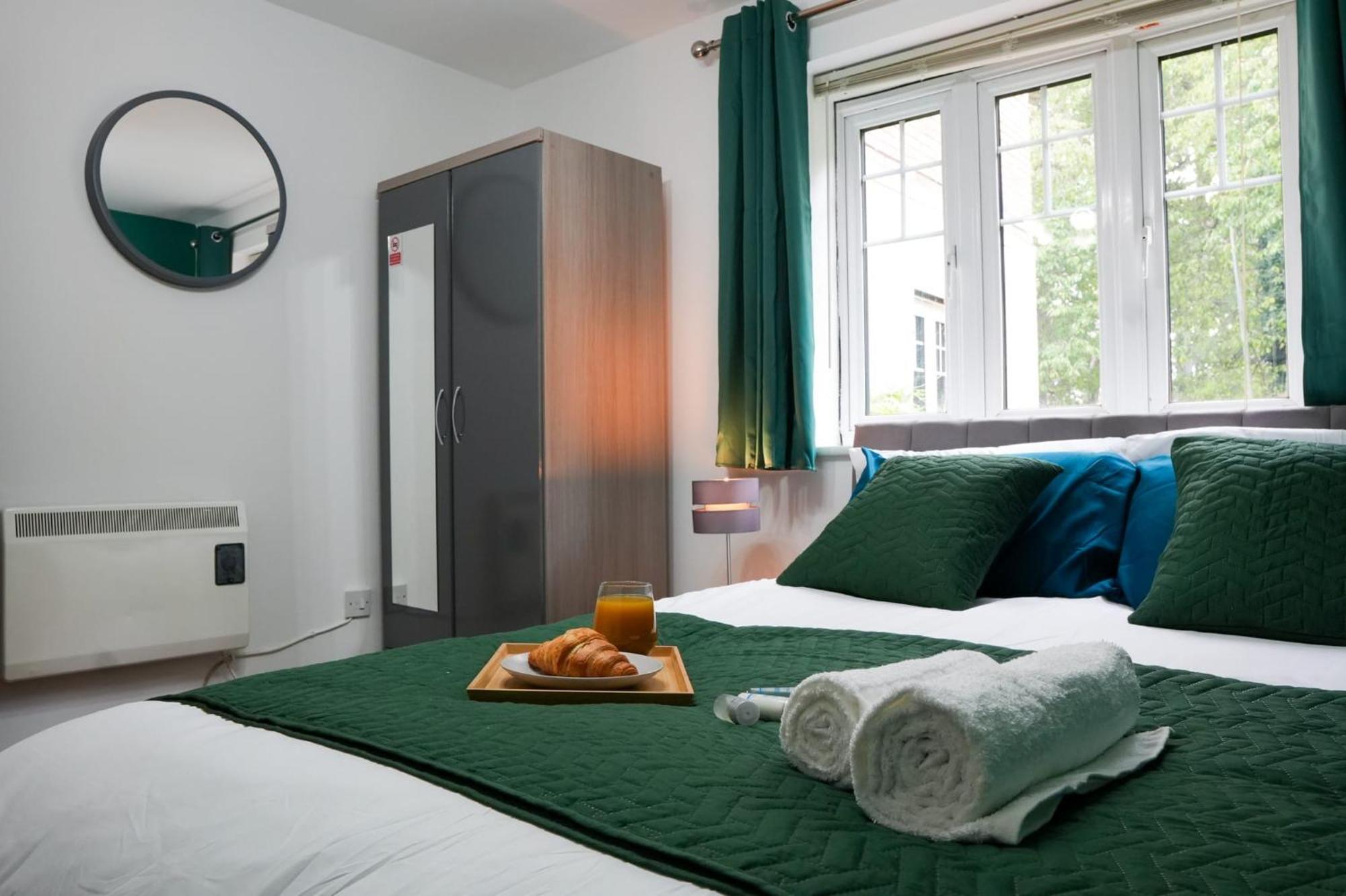 Whole 2-Bed Apartment - Contractors, Professionals, Ulez Free, Free Parking, B'Ham City 10Mins 伯明翰 外观 照片